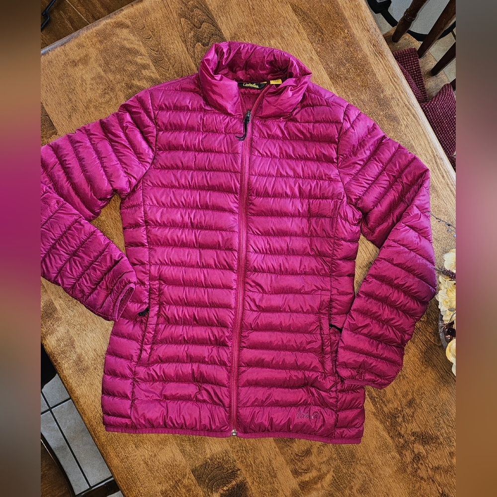 Cabela's Duck Down Jacket. Size S.